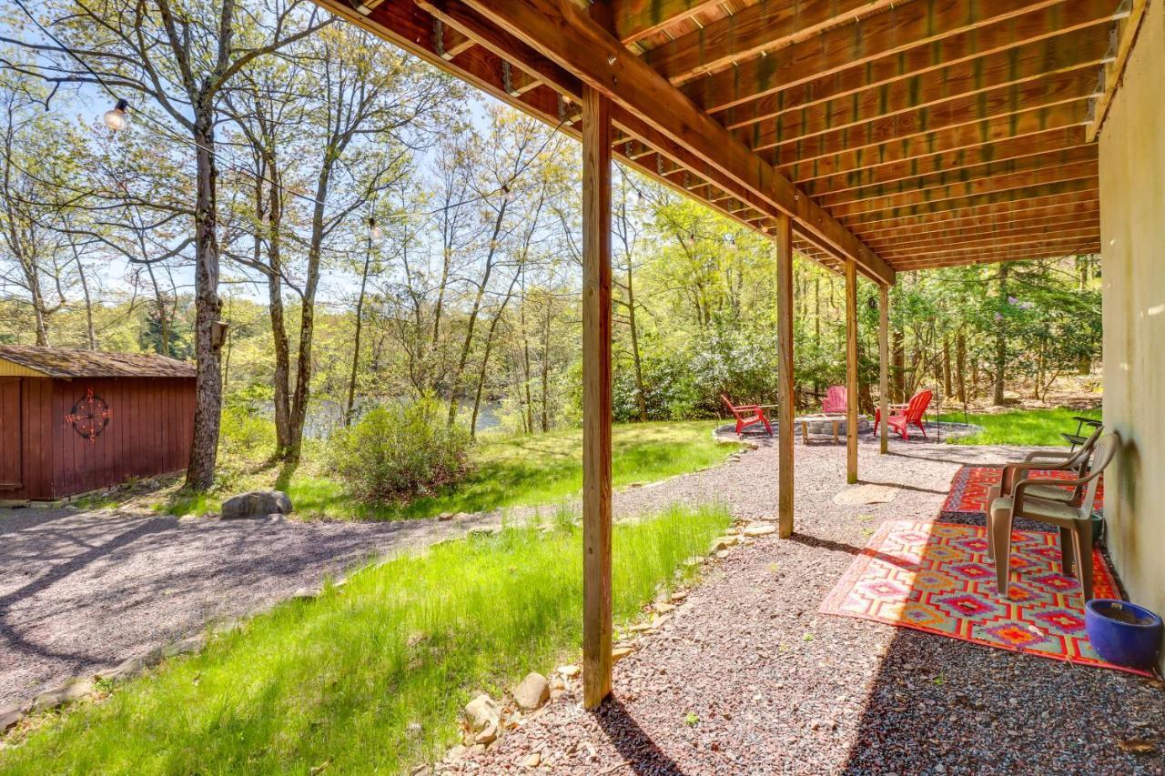 Lakefront Poconos Vacation Rental With Swim Dock! Long Pond Екстер'єр фото