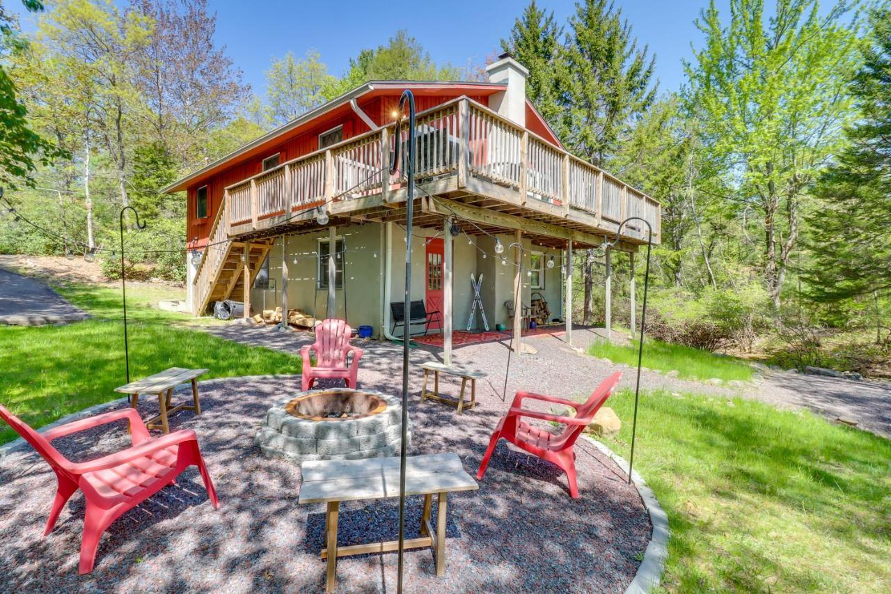Lakefront Poconos Vacation Rental With Swim Dock! Long Pond Екстер'єр фото