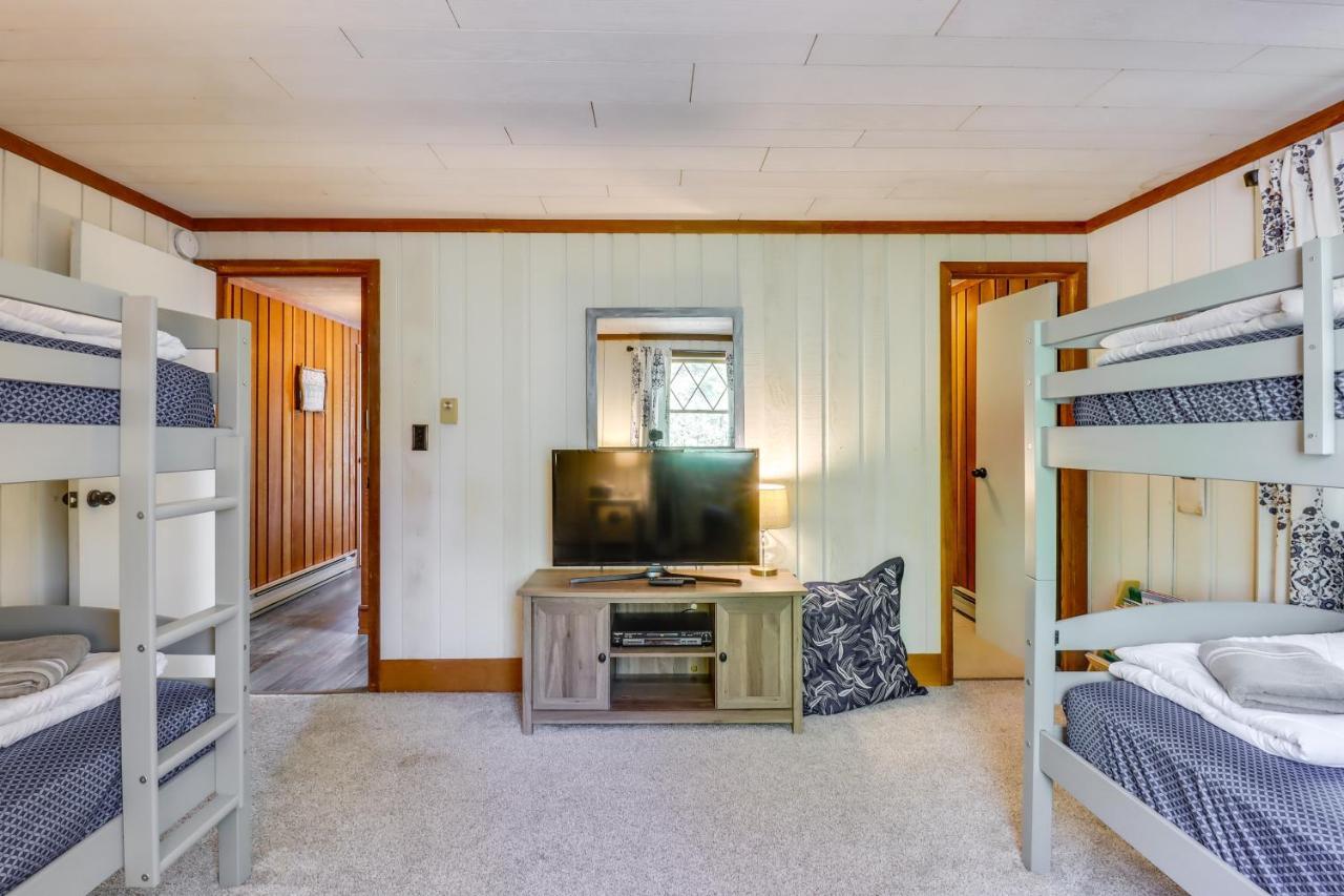 Lakefront Poconos Vacation Rental With Swim Dock! Long Pond Екстер'єр фото