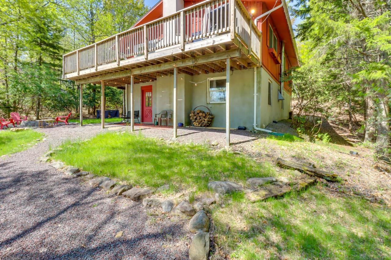 Lakefront Poconos Vacation Rental With Swim Dock! Long Pond Екстер'єр фото
